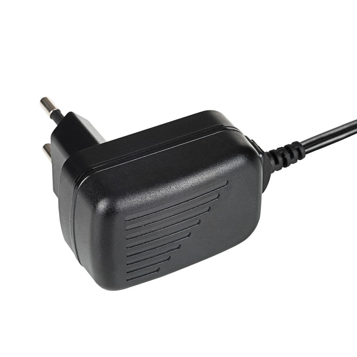 EAN 5901720133977 - Akyga AK-TB-09 adaptador e inversor de corriente Interior 5 W Negro imagen 1