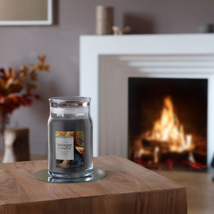 EAN 5038581191782 - Yankee Candle Crackling Embers vela Cilindro Madera Gris 1 pieza(s) imagen 2