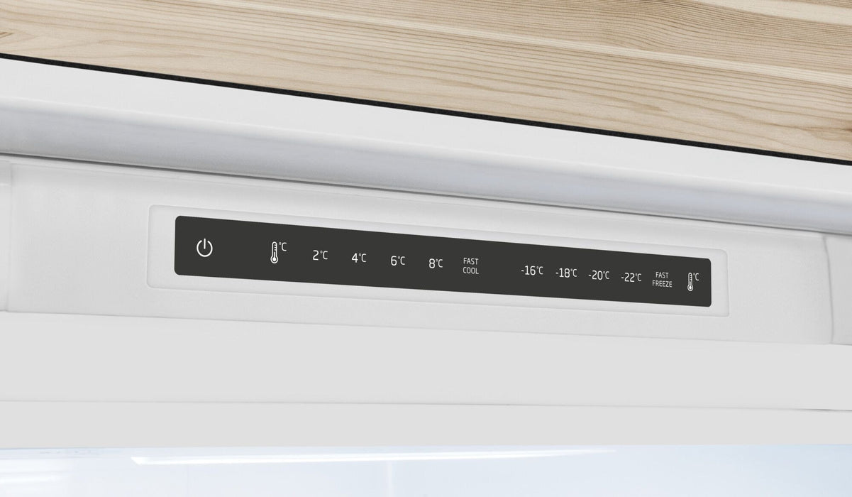 EAN 5906006943646 - Amica BK3045.4 NF(E) Integrado 244 L Blanco imagen 4