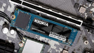 EAN 4582761161108 - Kioxia LSF10Z001TG8 unidad de estado sólido 1 TB M.2 PCI Express 4.0 NVMe QLC imagen 5