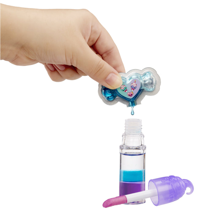 EAN 35051546108 - MGA Entertainment Yummiland Mystery Lip Gloss Doll - Carly Cakepop imagen 4