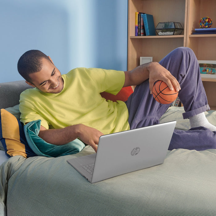 EAN 0197961090253 - HP 17-cn3001ns Intel® Core™ i3 i3-N305 Portátil 43,9 cm (17.3") Full HD 8 GB DDR4-SDRAM 512 GB SSD Wi-Fi  imagen 6