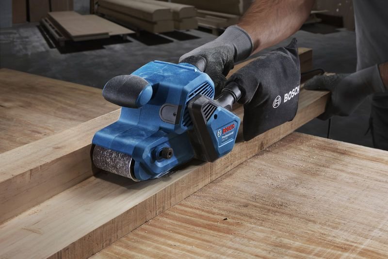 EAN 4053423255171 - Bosch GBS 750 Professional Lijadora de banda Negro, Azul 850 W imagen 5