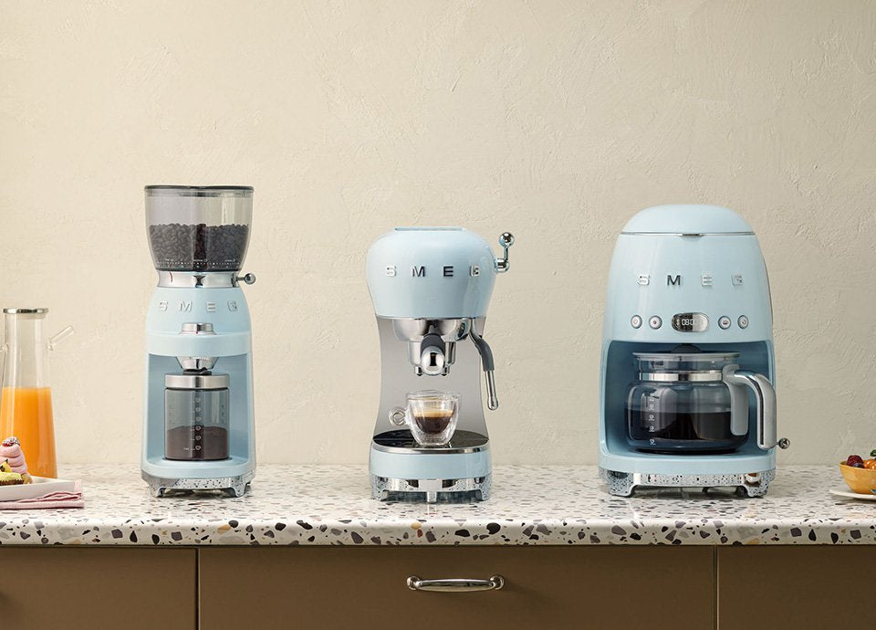 EAN 8017709324773 - Smeg ECF02PKEU cafetera eléctrica Manual Máquina espresso 1,1 L imagen 8