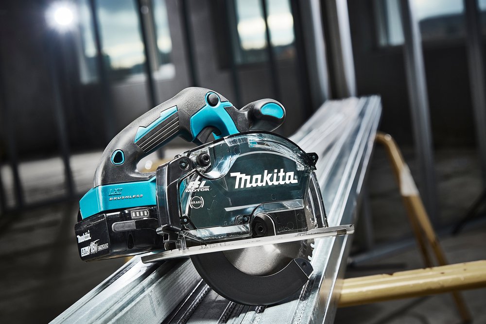 EAN 0088381865241 - Makita DCS553Z sierra circular portátil 15 cm Negro, Azul 4200 RPM imagen 11