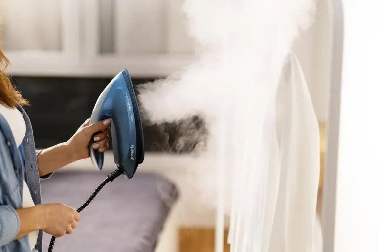 EAN 3838782872884 - Gorenje SGD3000BBK estación plancha al vapor Pressurized steam ironing station 3000 W 1,5 L Suela de cerá imagen 13