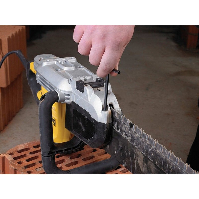 EAN 5035048393871 - DeWALT DWE398 sierra de sable imagen 2