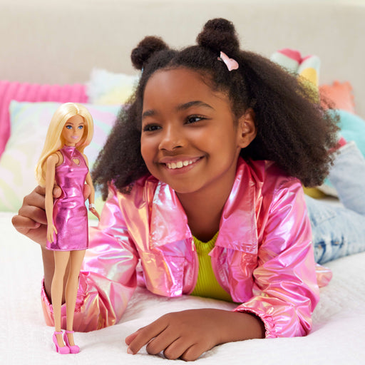 EAN 0194735255658 - Barbie Fashionistas HYT88 muñeca imagen 2