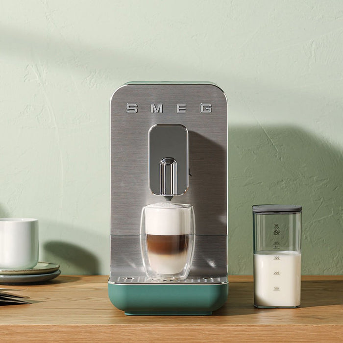 EAN 8017709335014 - Smeg BCC13EGMEU cafetera eléctrica Totalmente automática Máquina espresso 1,4 L imagen 35