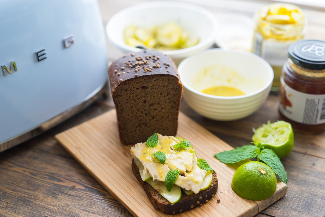 EAN 8017709189099 - Smeg TSF01PBEU tostadora 6 2 rebanada(s) 950 W Azul imagen 40