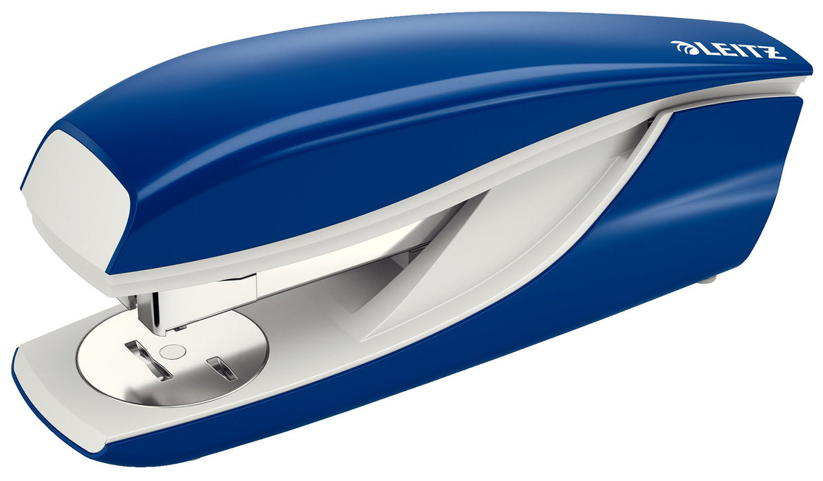 EAN 4002432324644 - Leitz 55220035 grapadora Azul imagen 1