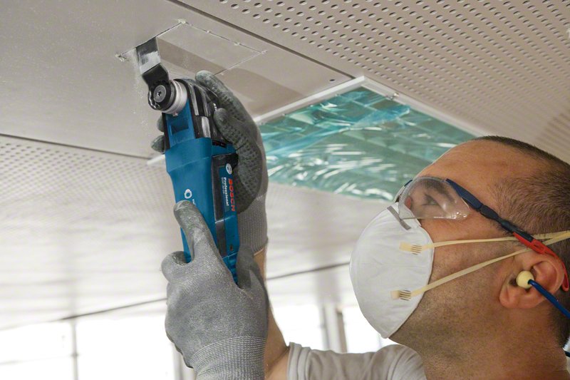 EAN 3165140842716 - Bosch GOP 30-28 Negro, Azul, Blanco 300 W imagen 2
