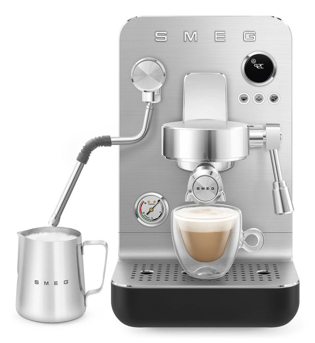 EAN 8017709346935 - Smeg EMC02BLMEU cafetera eléctrica Manual Máquina espresso 1,7 L imagen 11