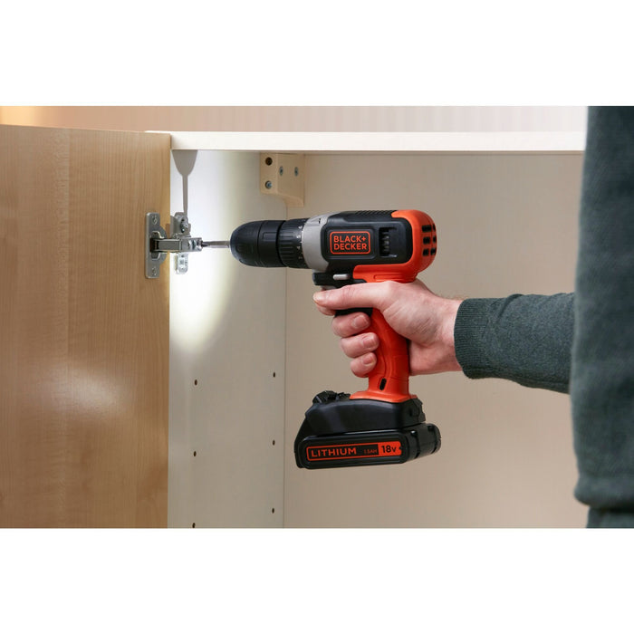 EAN 5035048695104 - Black & Decker BCD001C1-QW taladro Sin llave Negro, Rojo imagen 6