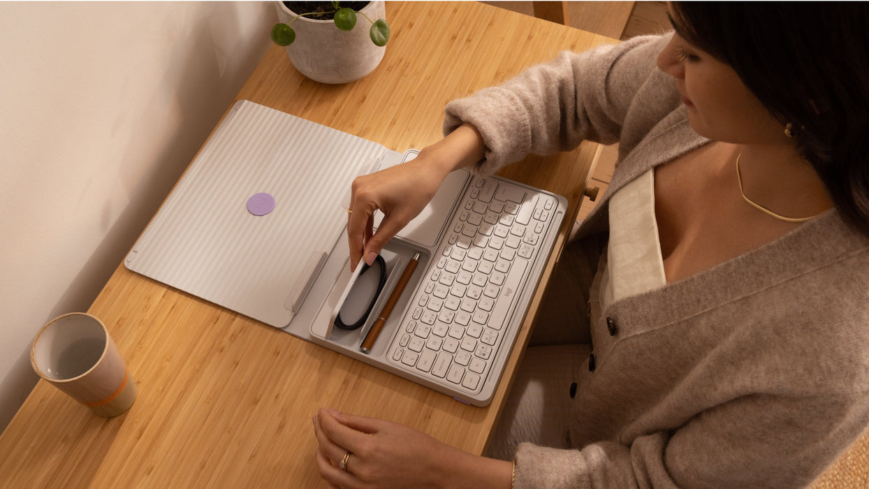 EAN 5099206107991 - Logitech Casa Pop-Up Desk AZERTY Francés Bluetooth Plata, Blanco imagen 8