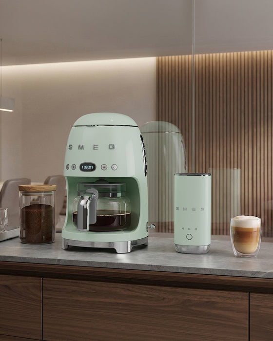 EAN 8017709280536 - Smeg DCF02PGEU cafetera eléctrica Totalmente automática Cafetera de filtro 1,4 L imagen 6