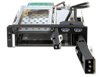 EAN 4043619472093 - DeLOCK 47209 panel bahía disco duro 13,3 cm (5.25") E / S de los puertos del panel Negro imagen 5
