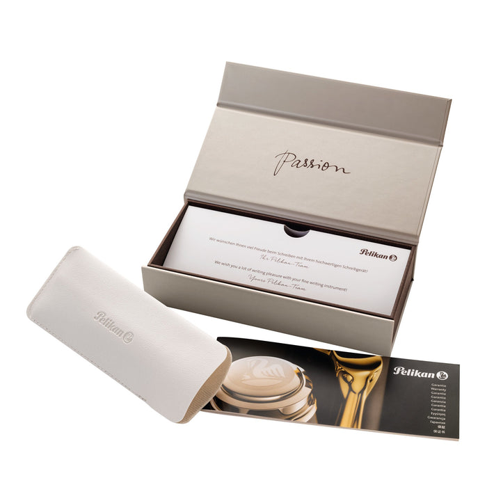 EAN 4012700980137 - Pelikan M600 pluma estilográfica Sistema de llenado integrado Negro, Oro 1 pieza(s) imagen 2