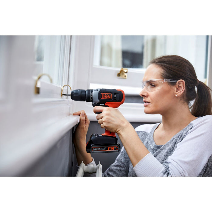 EAN 5035048695104 - Black & Decker BCD001C1-QW taladro Sin llave Negro, Rojo imagen 7
