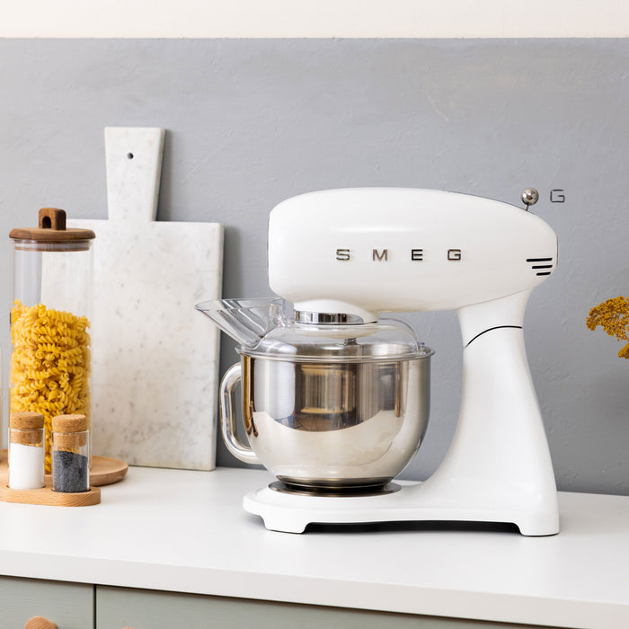 EAN 8017709353803 - Smeg SMF05WHEU batidora Batidora de varillas 1000 W Blanco imagen 16