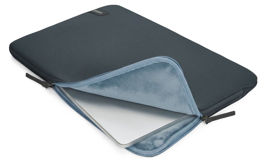 EAN 85854262088 - Thule TKSM114 DARKEST BLUE 35,6 cm (14") Funda Azul oscuro imagen 3
