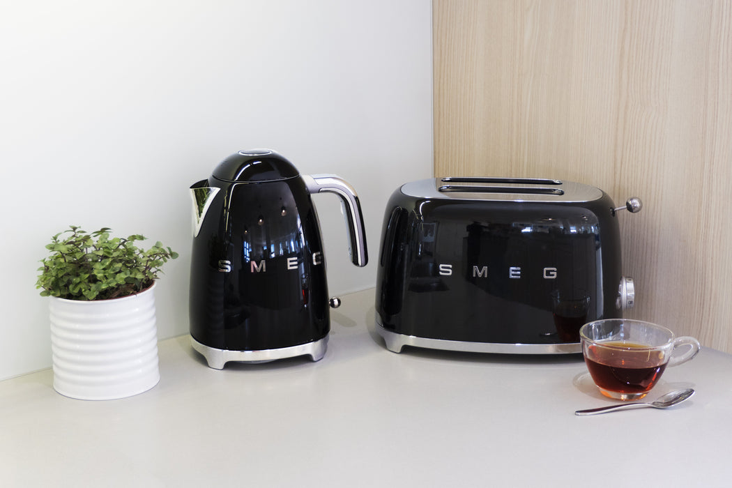 EAN 8017709187002 - Smeg TSF01BLEU tostadora 6 2 rebanada(s) 950 W Negro imagen 14