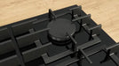 EAN 4242005437825 - Bosch Serie 8 PRS9A6H40 hobs Negro Integrado 90 cm Encimera de gas 5 zona(s) imagen 5
