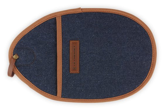 EAN 0630870261029 - Le Creuset 05.606.007.00019 manopla y guante para horno Agarrador de cocina 1 pieza(s) Azul Algodón imagen 2
