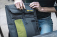 EAN 8719325845570 - Ninebot by Segway AA.00.0010.52 maletines para portátil 39,6 cm (15.6") Mochila Gris, Amarillo imagen 4