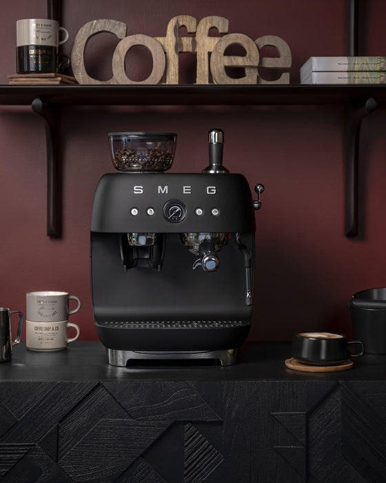 EAN 8017709354572 - Smeg EGF03BLMEU cafetera eléctrica Manual Máquina espresso 2,4 L imagen 21