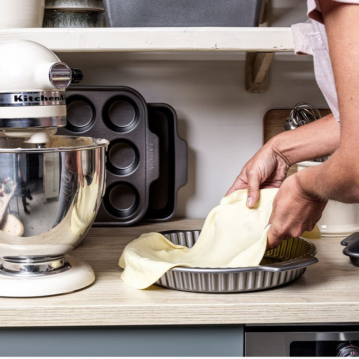 EAN 4895156668947 - KitchenAid CC003301-001 bandeja de horno Alrededor Aluminio, Acero imagen 4