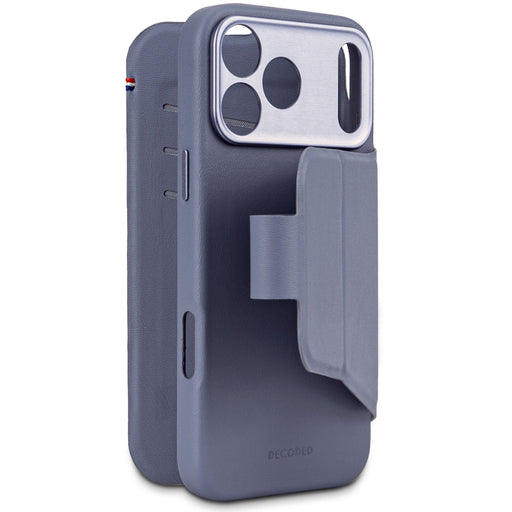 EAN 8721145008943 - Decoded D26IPO17PMDW3TSFE funda para teléfono móvil 17,5 cm (6.9") Funda cartera Gris imagen 2