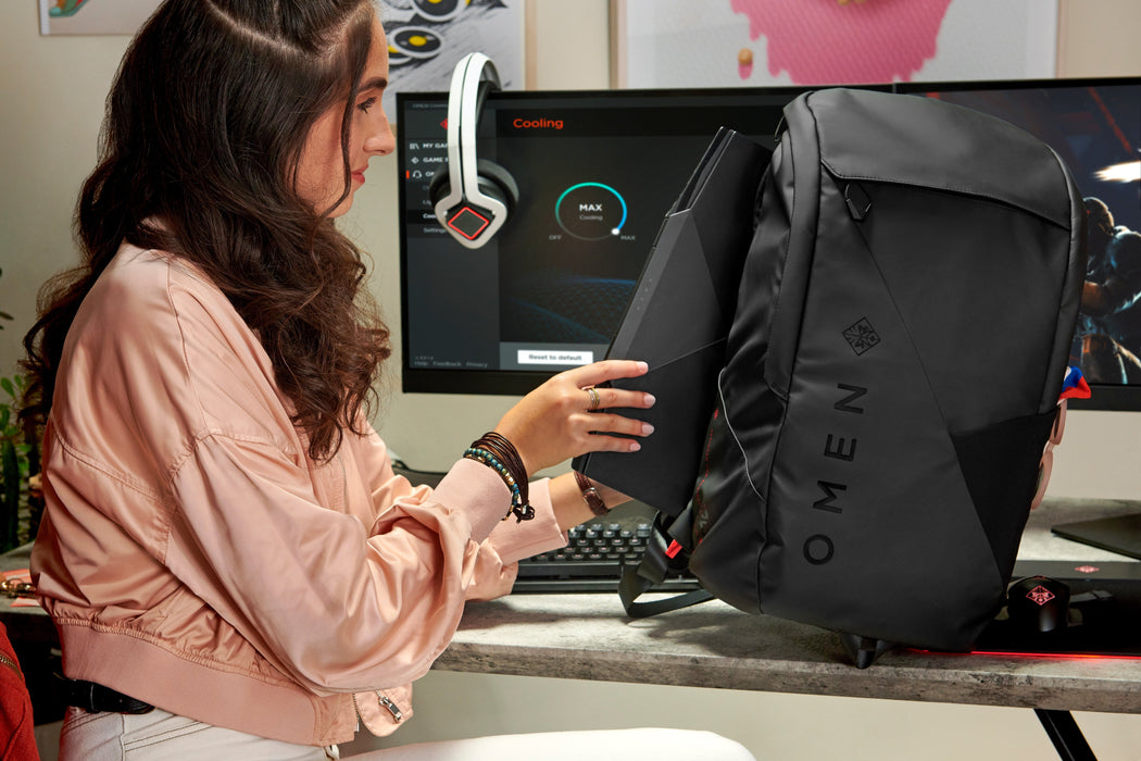 EAN 193905496921 - HP OMEN Transceptor 15 Rolltop Backpack 39,6 cm (15.6") Negro imagen 7