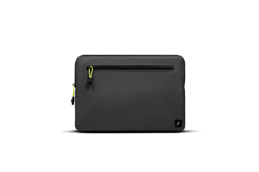 EAN 4895200478256 - Native Union Ultralight Sleeve 33 cm (13") Funda Negro imagen 1