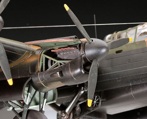 EAN 4009803042954 - Revell Avro Lancaster DAMBUSTERS Maqueta de avión de ala fija Kit de montaje 1:72 imagen 2