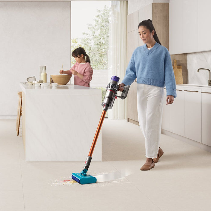 EAN 5025155134016 - Dyson V10 Submarine Aspiradora escoba 2 en 1 Batería Seca y húmeda Sin bolsa 0,76 L Cobre, Gris imagen 2