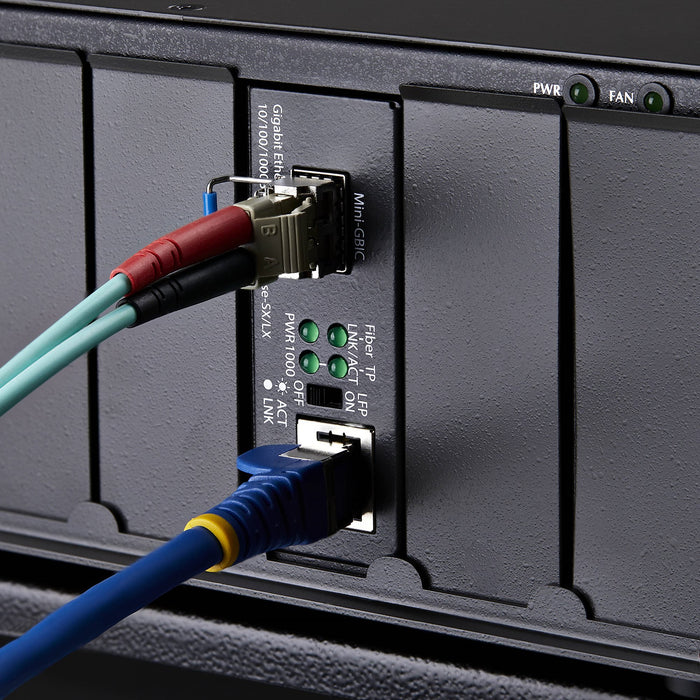 EAN 65030917087 - StarTech.com MCM1110SMLC20 convertidor de medio 2000 Mbit/s 1310 nm Monomodo Negro imagen 6