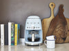 EAN 8017709280529 - Smeg DCF02PBEU cafetera eléctrica Totalmente automática Cafetera de filtro 1,4 L imagen 9