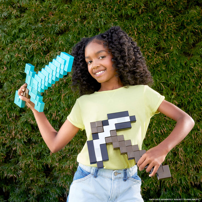 EAN 194735365029 - Minecraft JLJ38 arma de juguete imagen 2