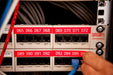 EAN 4977766686297 - Brother TZE-435 cinta para impresora de etiquetas Blanco sobre rojo imagen 3