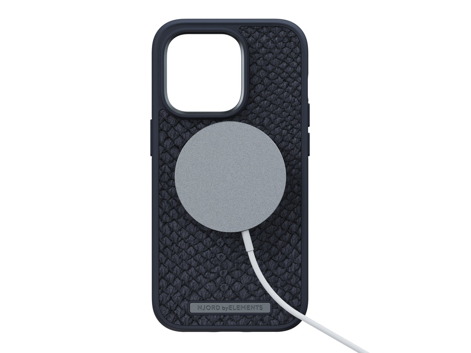 EAN 8720574621129 - Njord byELEMENTS Salmon Leather Magsafe funda para teléfono móvil 15,5 cm (6.1") Negro imagen 3