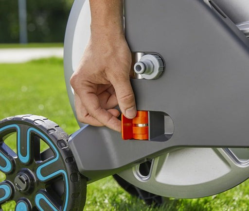 EAN 4078500045087 - Gardena 18550-20 carrete de manguera de jardín Carretera con varias posiciones Manual Negro, Acero inoxid imagen 2