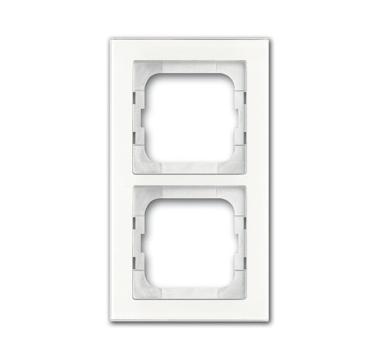 EAN 4011395156964 - Busch-Jaeger 1754-0-4438 placa de pared y cubierta de interruptor Blanco imagen 1