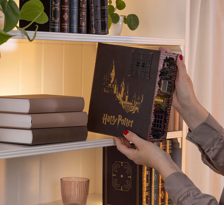 EAN 4009803005300 - Revell Tiny Adventures Diagon Alley-Harry Potter Maqueta de transatlántico Kit de montaje 1:24 imagen 24