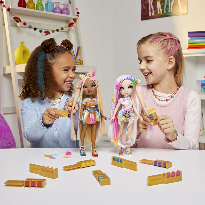 EAN 0035051526797 - Rainbow High Hair Chalk & Style Doll- Meline (Gold) imagen 13