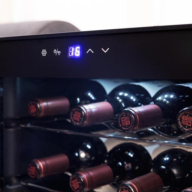 EAN 8435484001243 - Cecotec 00124 enfriador de vino Nevera de vino Independiente Negro 24 botella(s) imagen 9