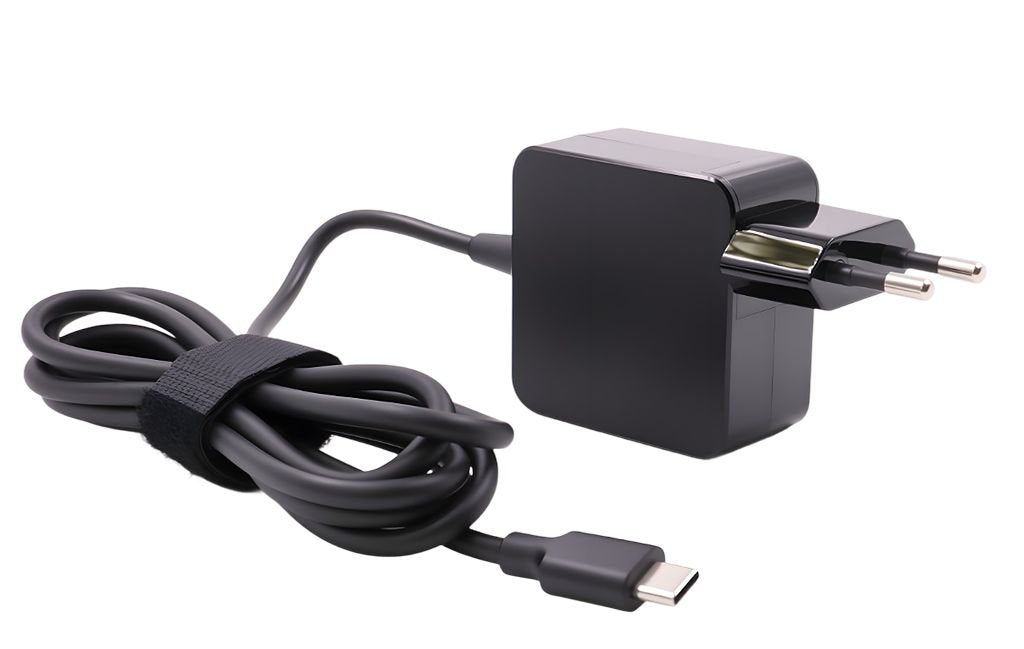 EAN 5712505796368 - CoreParts MSPT2125 adaptador e inversor de corriente Interior 15,7 W Negro imagen 1