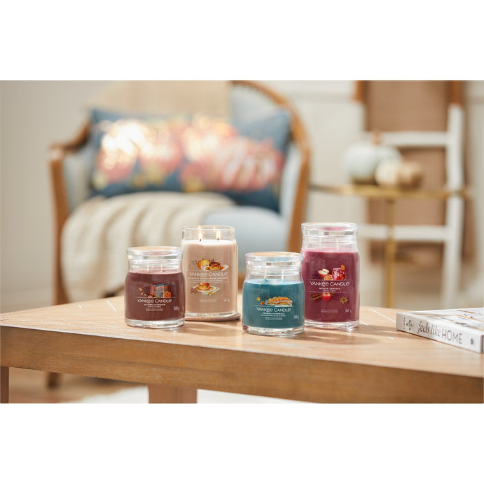 EAN 5038581154138 - Yankee Candle 1743348E vela Alrededor Rojo 1 pieza(s) imagen 2