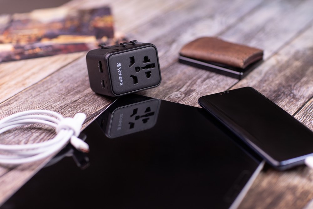 EAN 0023942495444 - Verbatim 49544 adaptador de enchufe eléctrico Universal Negro imagen 16