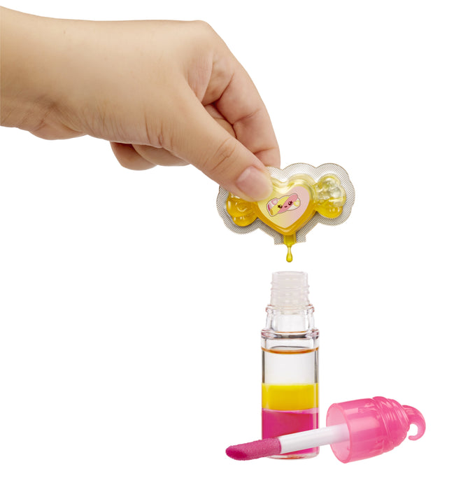 EAN 35051546559 - MGA Entertainment Yummiland Mystery Lip Gloss Doll - Mila Mallows imagen 4